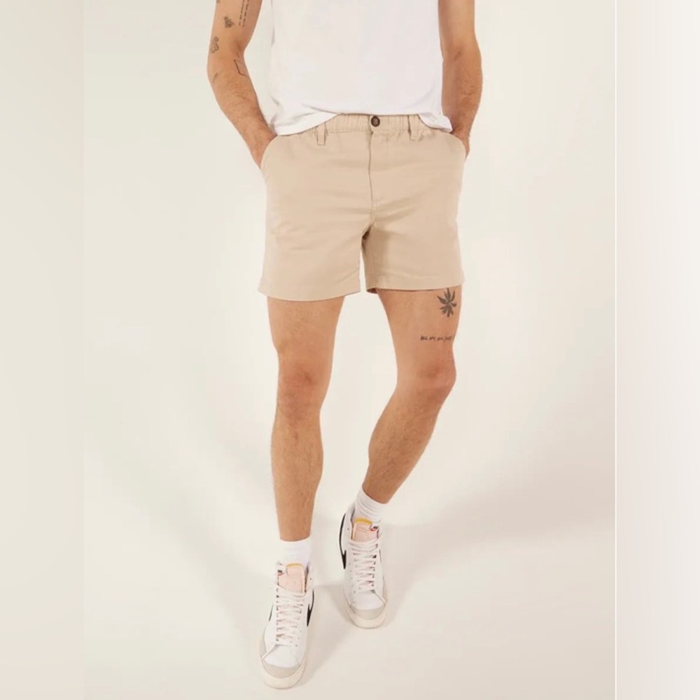 NWT CHUBBIES OFF-WHITE SHORTS - 5.5 inseam SIZE M